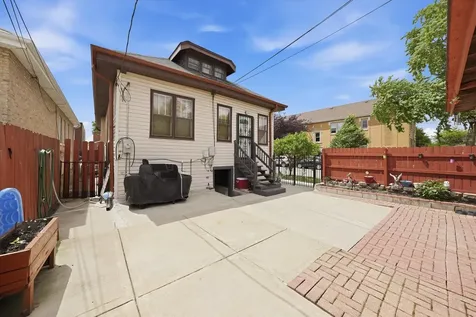 5401 South Richmond Street Chicago IL 60632