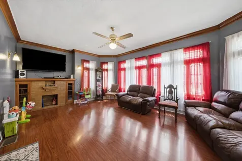 5401 South Richmond Street Chicago IL 60632