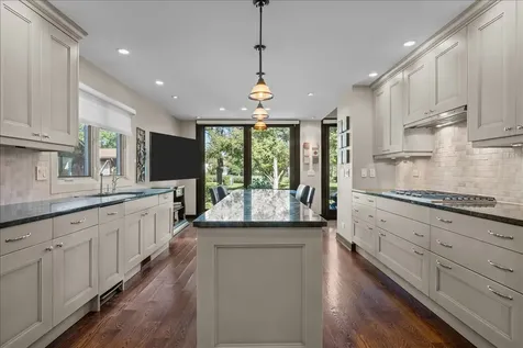 1426 Lorete Lane Northbrook IL 60062