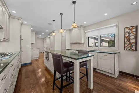 1426 Lorete Lane Northbrook IL 60062