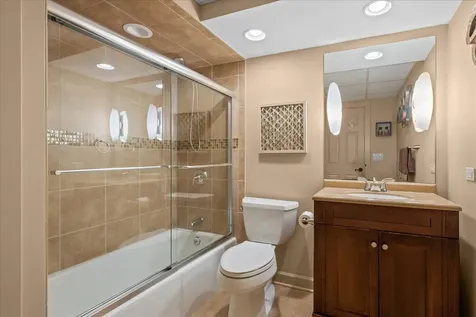 1426 Lorete Lane Northbrook IL 60062