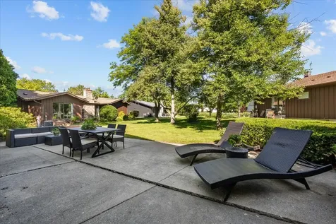 1426 Lorete Lane Northbrook IL 60062