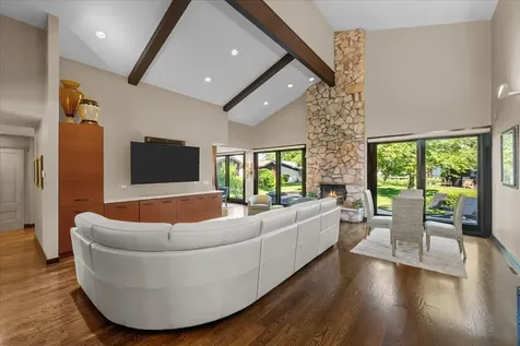 1426 Lorete Lane Northbrook IL 60062