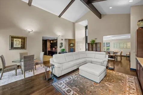 1426 Lorete Lane Northbrook IL 60062