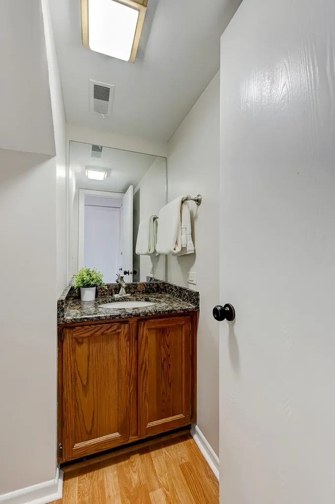 121 Heath Place Westmont IL 60559