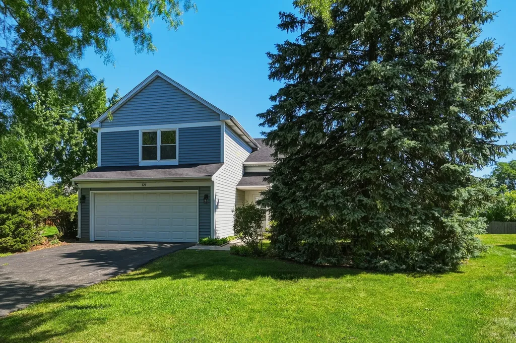 121 Heath Place Westmont IL 60559