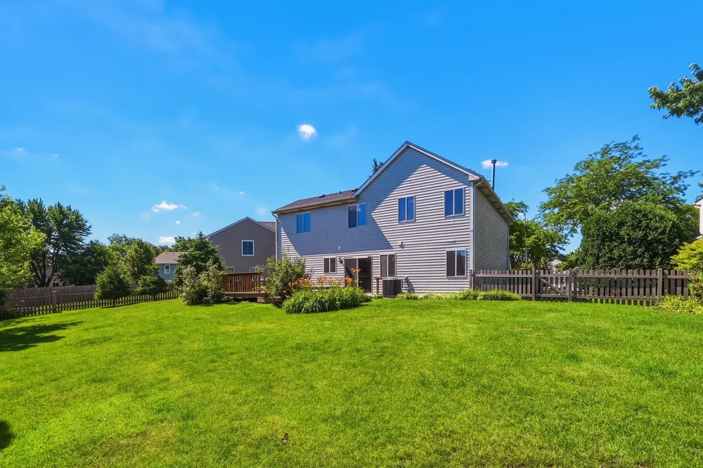 121 Heath Place Westmont IL 60559