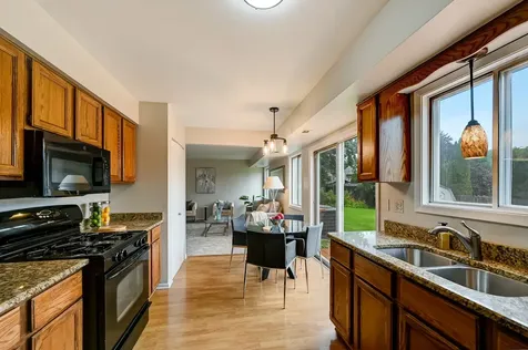 121 Heath Place Westmont IL 60559