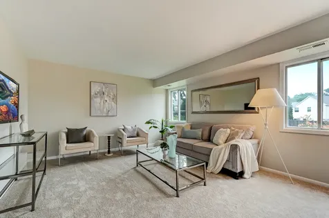 121 Heath Place Westmont IL 60559