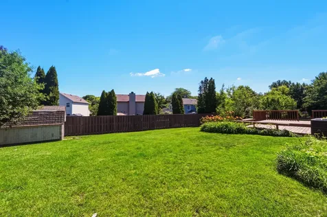 121 Heath Place Westmont IL 60559