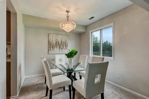 121 Heath Place Westmont IL 60559