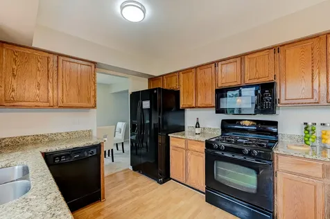 121 Heath Place Westmont IL 60559