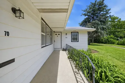 70 Mary Ln Court Crystal Lake IL 60014