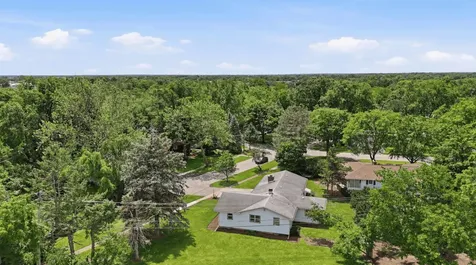70 Mary Ln Court Crystal Lake IL 60014