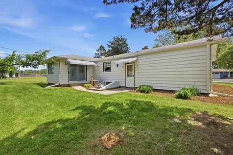 70 Mary Ln Court Crystal Lake IL 60014