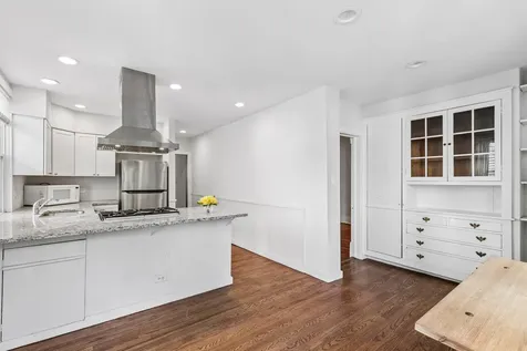 1025 Garnett Place Evanston IL 60201