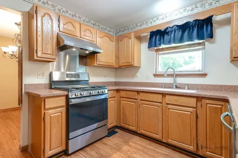 1889 Mcrae Lane Mundelein IL 60060