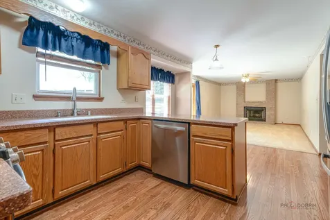 1889 Mcrae Lane Mundelein IL 60060