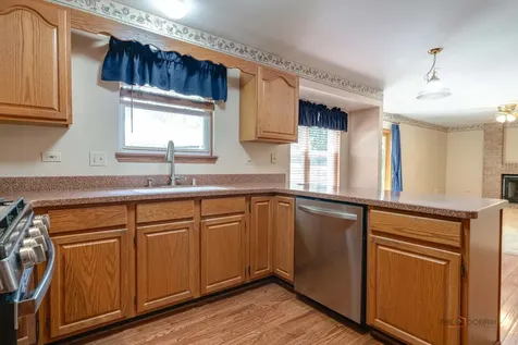 1889 Mcrae Lane Mundelein IL 60060