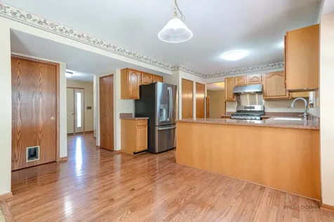 1889 Mcrae Lane Mundelein IL 60060