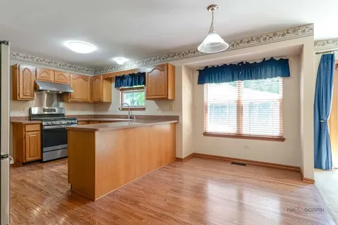1889 Mcrae Lane Mundelein IL 60060