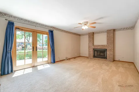 1889 Mcrae Lane Mundelein IL 60060
