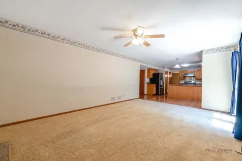 1889 Mcrae Lane Mundelein IL 60060