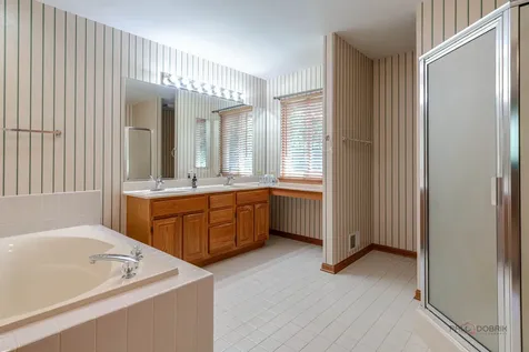 1889 Mcrae Lane Mundelein IL 60060