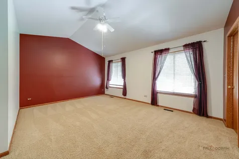 1889 Mcrae Lane Mundelein IL 60060