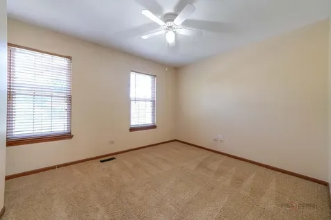 1889 Mcrae Lane Mundelein IL 60060