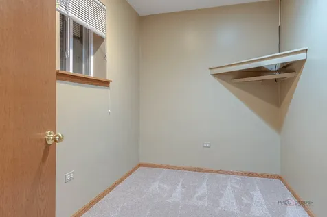 1889 Mcrae Lane Mundelein IL 60060