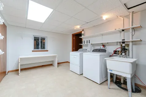 1889 Mcrae Lane Mundelein IL 60060