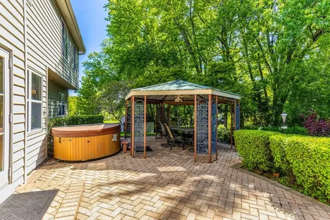 1889 Mcrae Lane Mundelein IL 60060