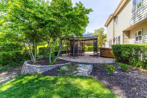 1889 Mcrae Lane Mundelein IL 60060