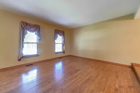 1889 Mcrae Lane Mundelein IL 60060