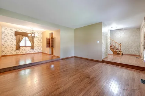 1889 Mcrae Lane Mundelein IL 60060