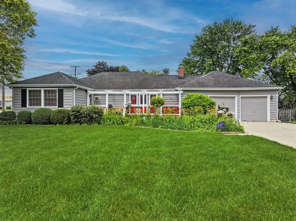 715 North Green Street Mchenry IL 60050