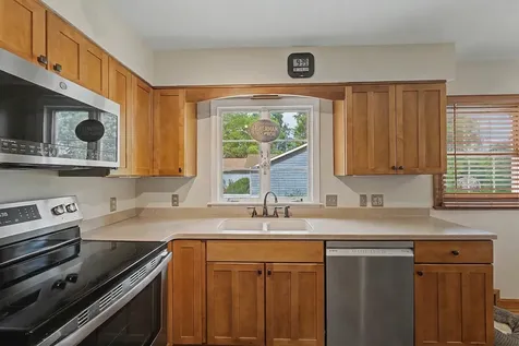 715 North Green Street Mchenry IL 60050