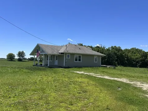 7637 1900 East Street Tiskilwa IL 61368