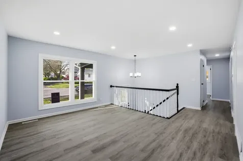 915 Mayfield Drive Round Lake Beach IL 60073