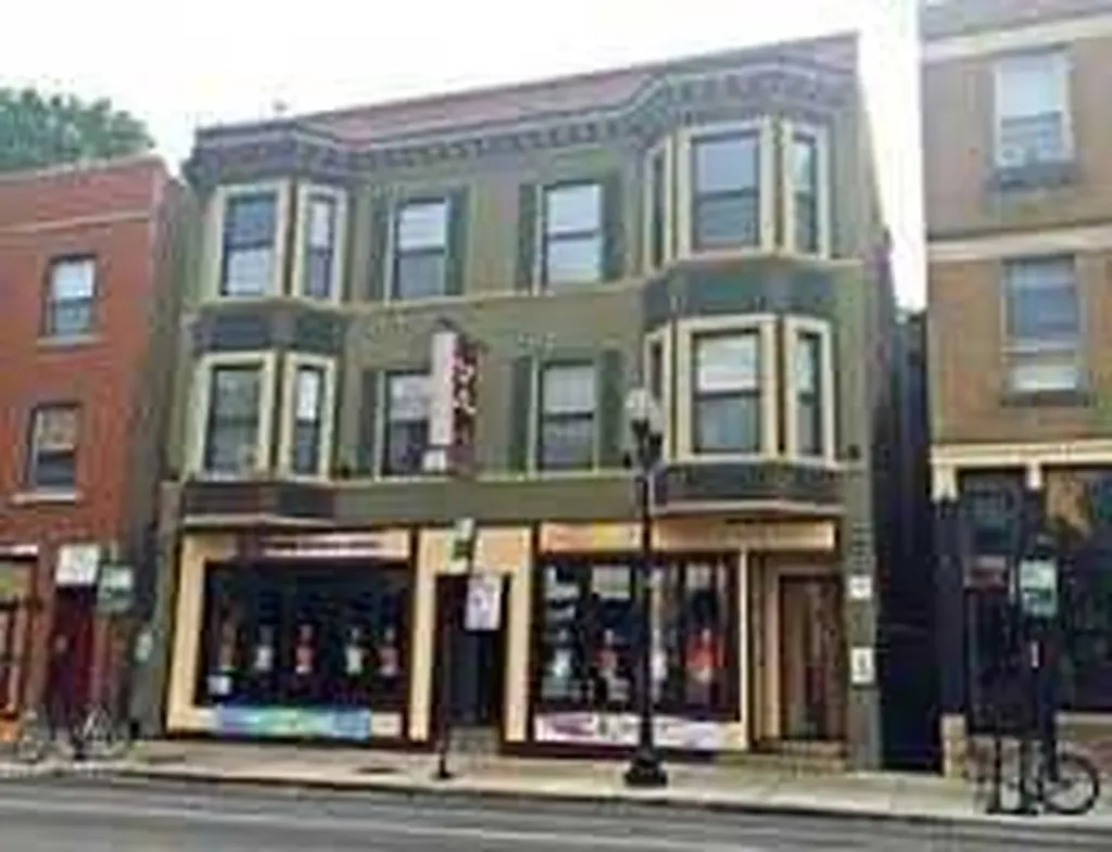 3443 North Halsted Street Chicago IL 60657