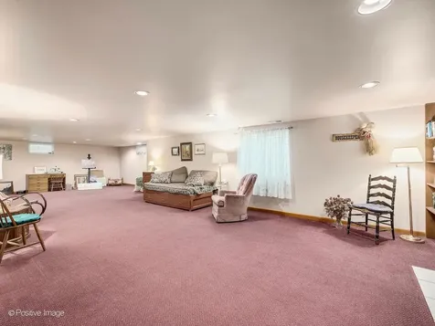 449 Arbor Avenue West Chicago IL 60185