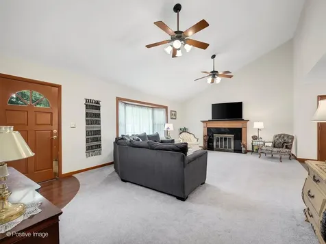 449 Arbor Avenue West Chicago IL 60185