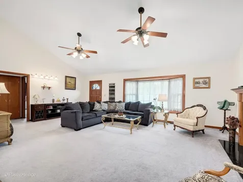 449 Arbor Avenue West Chicago IL 60185