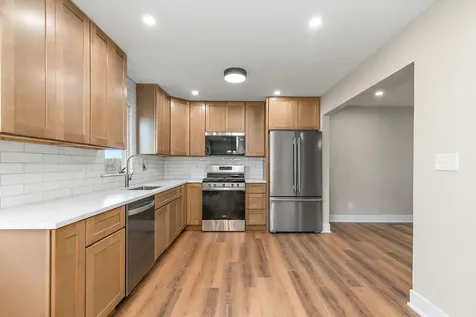 619 Dartmoor Drive Crystal Lake IL 60014