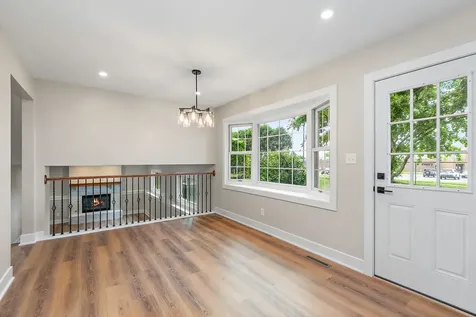 619 Dartmoor Drive Crystal Lake IL 60014