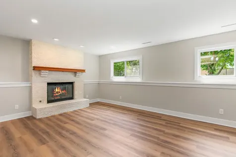 619 Dartmoor Drive Crystal Lake IL 60014