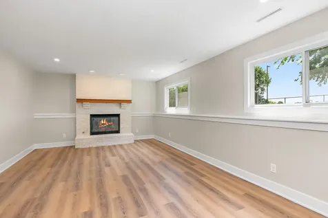 619 Dartmoor Drive Crystal Lake IL 60014
