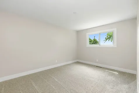 619 Dartmoor Drive Crystal Lake IL 60014
