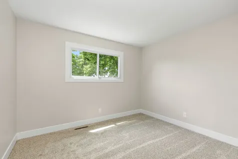 619 Dartmoor Drive Crystal Lake IL 60014